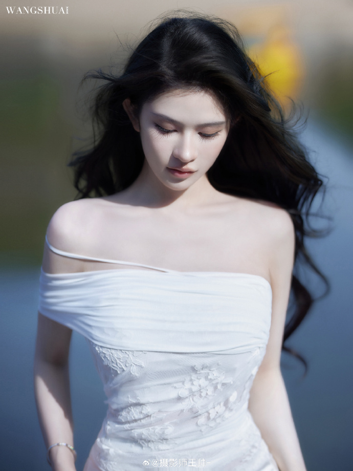 战争氛围一角 · 智能